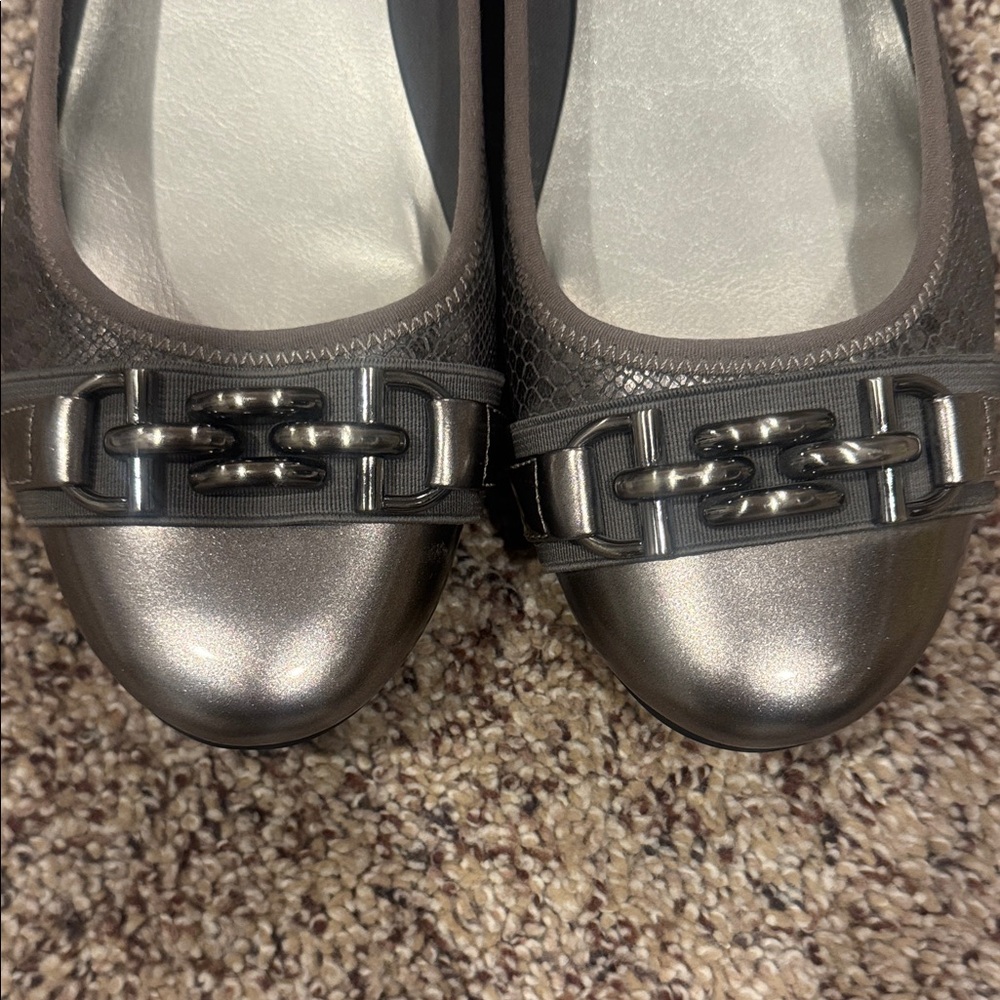 NWOT Anne Klein Metallic Pewter Loafers - Picture 2 of 6